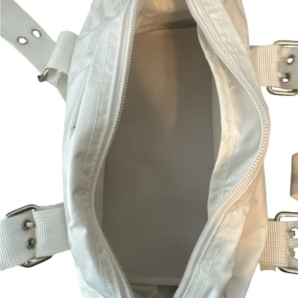 Stylish White Nylon Shoulder Bag - Picture 4 of 4